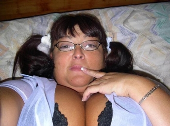 Plump sex mad cougar looking for sex tonight